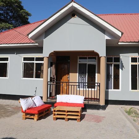 Pearl Lulu Modern Bnb Homestay Dar es Salaam Bagian luar foto